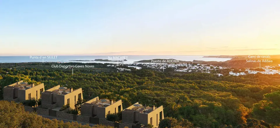 Panorama vanaf de villa’s richting Port d’Addaia, Na Macaret en de noordkust van Menorca